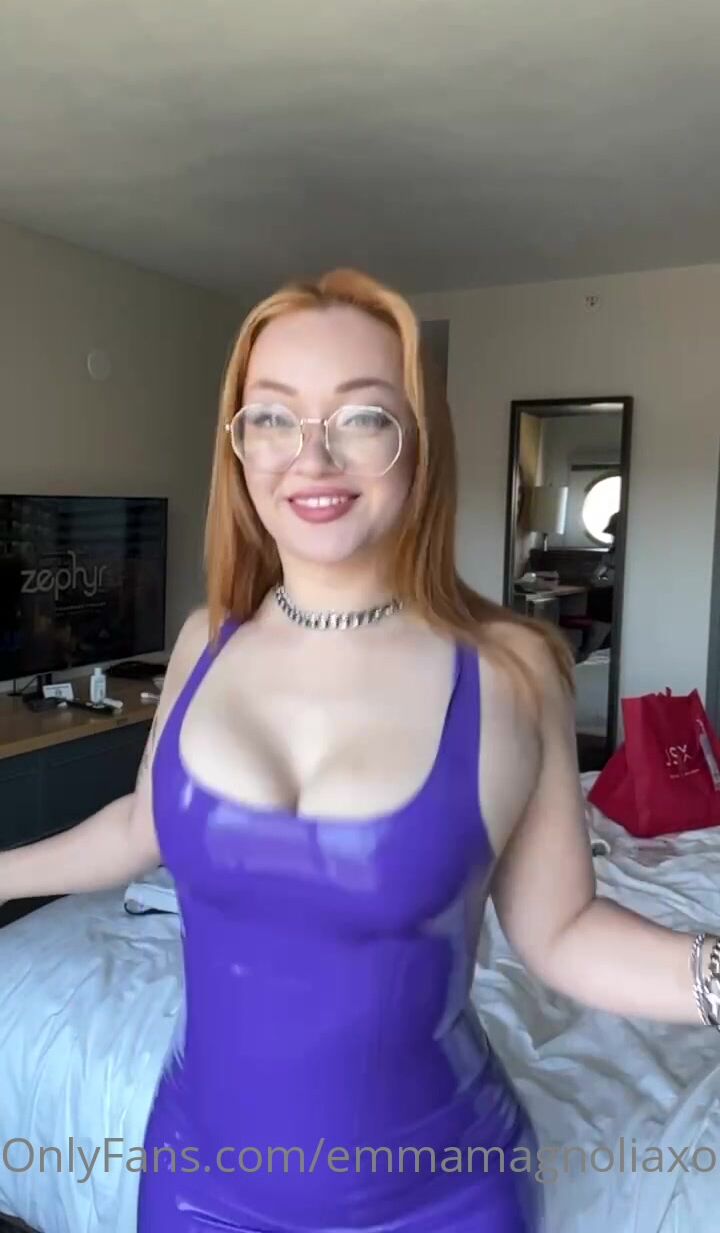 Bouncing Tits Of Emma Magnolia