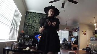 Wicked Witch SexyFlowerWater Ready To Swallow Cumshot