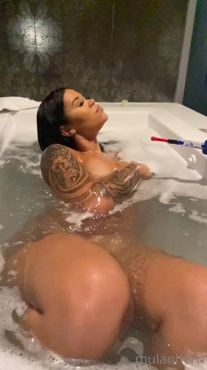 Mulan Hernandez In The Bathtub