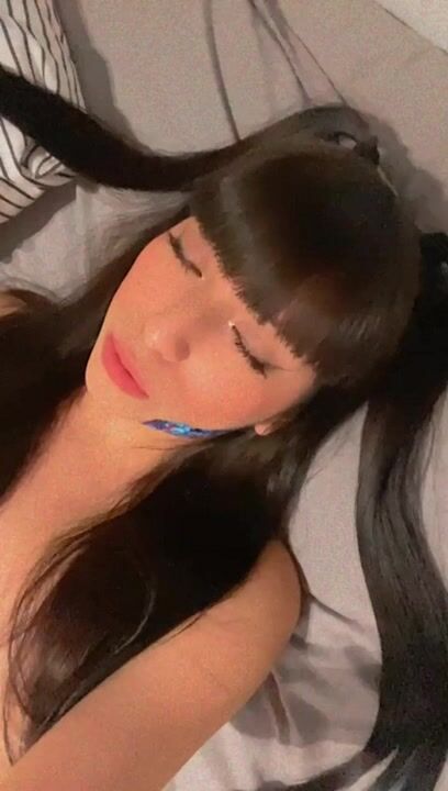 Laalemonzz Masturbates In Stockings