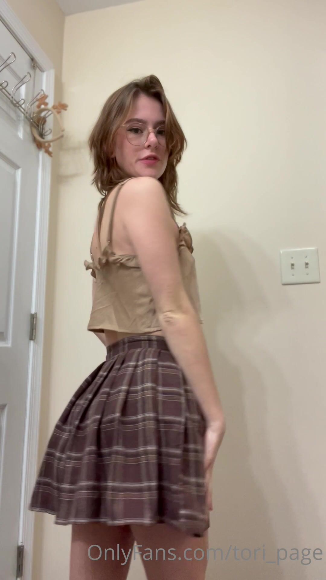 Tori Page Strips And Masturbates