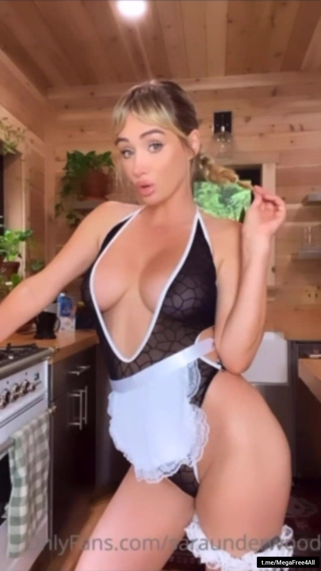 Sara Jean Kinky In The Kitchen