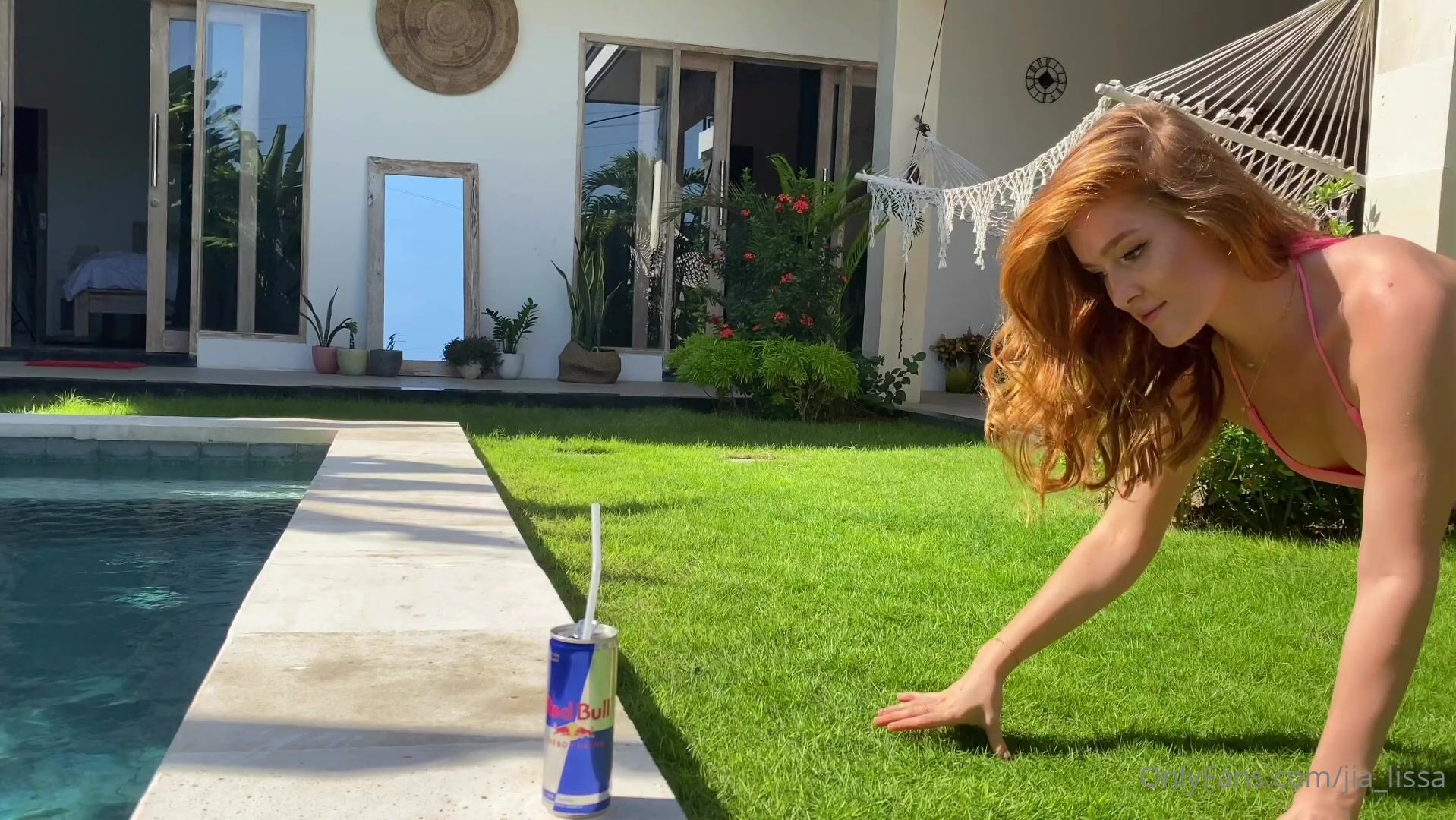 Jia Lissa - Masturbating Pussy Outdoors And Showing Tiny Tits