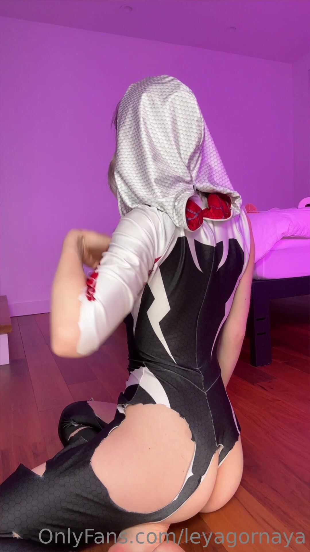 Leya Gornaya Close Up Riding Big Dildo in Cosplay