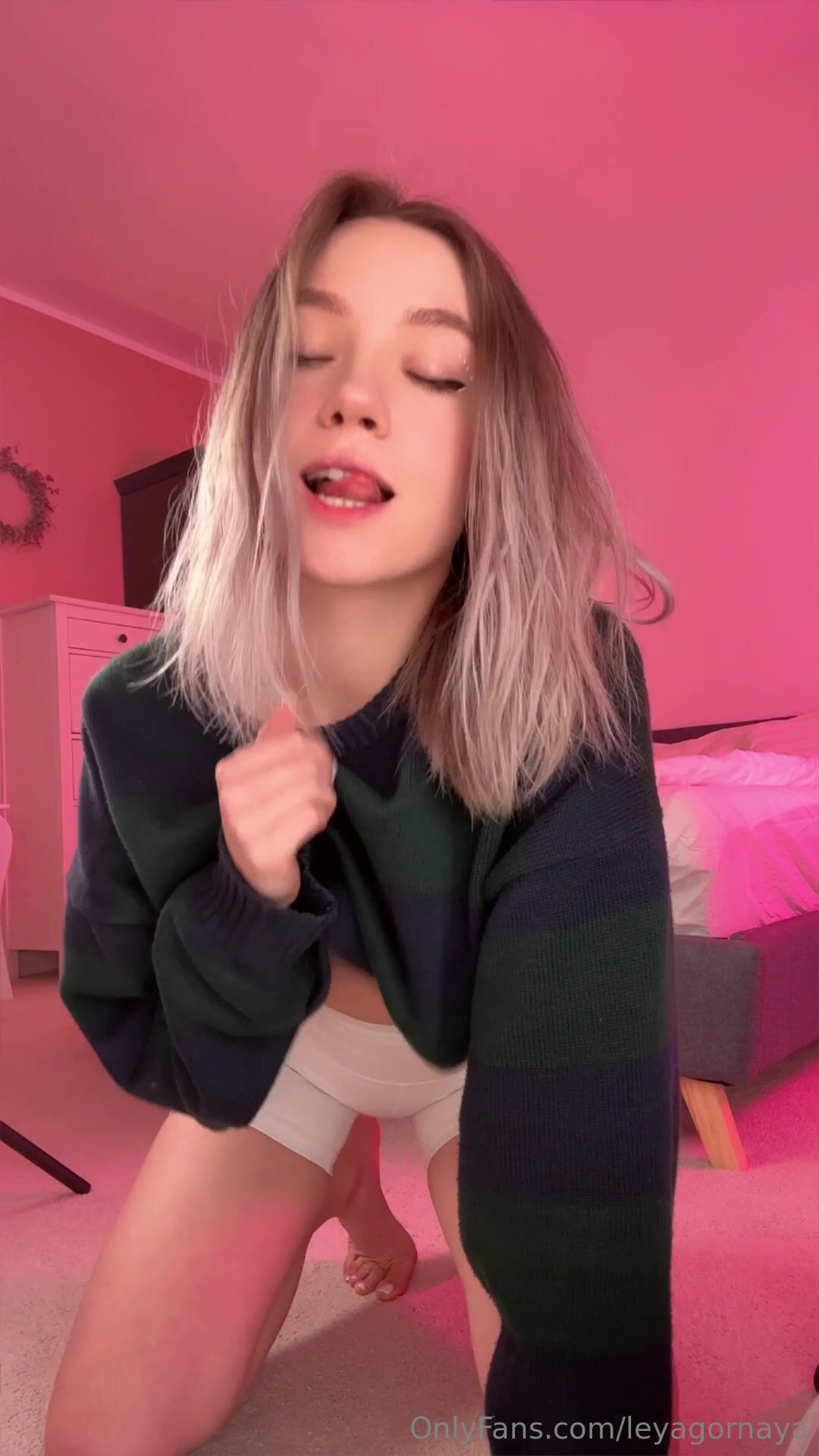 Leya Gornaya Sucking Dildo And Masturbating Tight Pussy Close Up