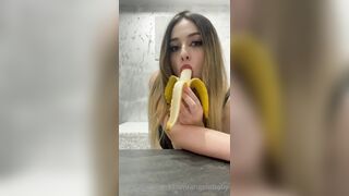 Angelitbaby And The Banana