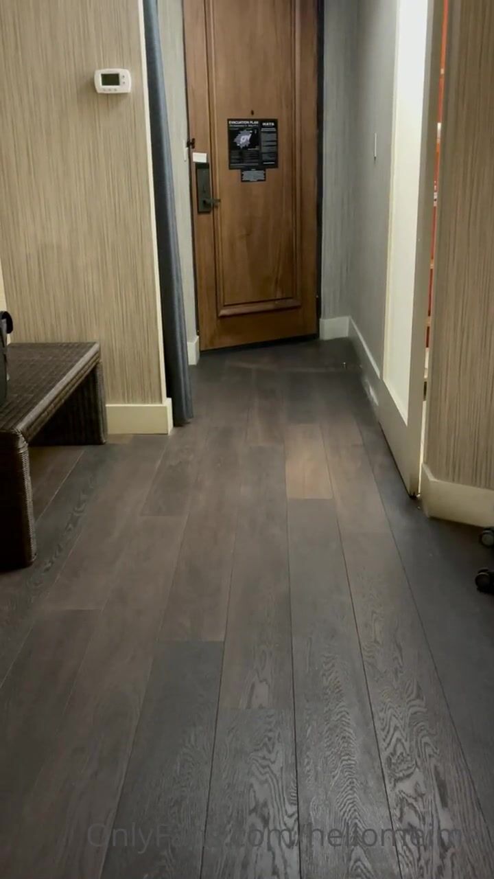 Mei Minato Gets Quick Fuck At The Hotel Room