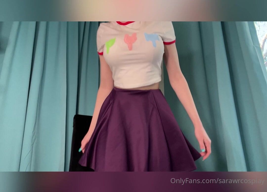 Sarawrcosplay Masturbating with Dildo And Vibrator