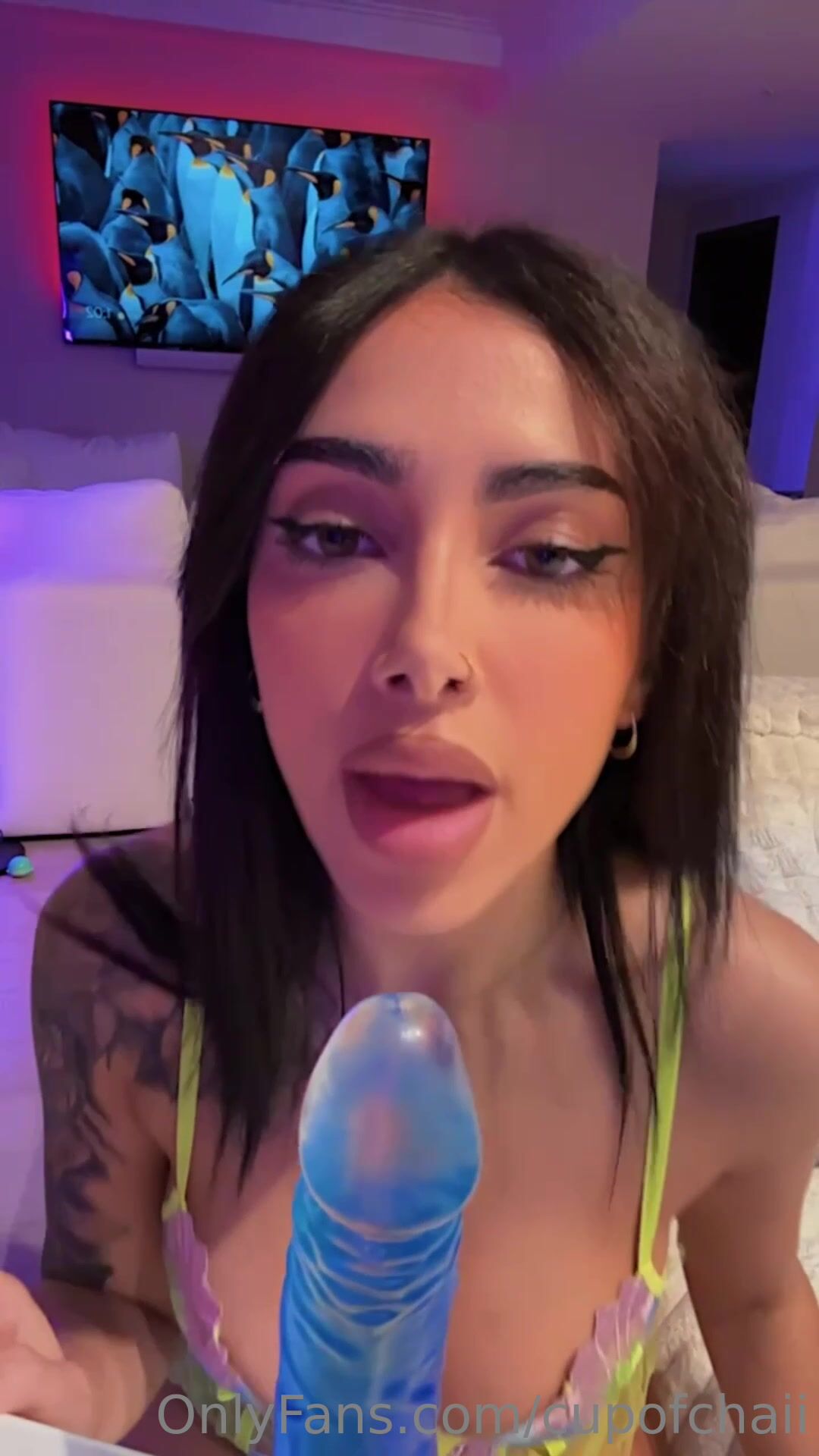 Cupofchaii Sucks Dildo