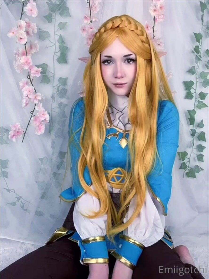 Emiigotchi - Cute Cosplayer Masturbating And Riding Big Dildo