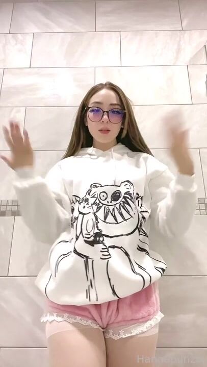 Hannapunzel Stripping Full Nude