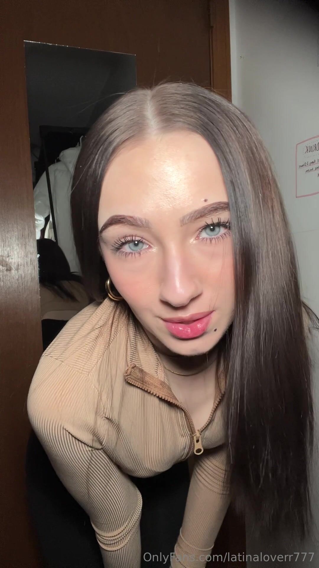 Latinaloverr777 Flashing Nipples