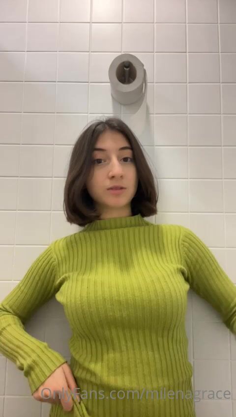 Milena Grace Masturbates In The Restroom