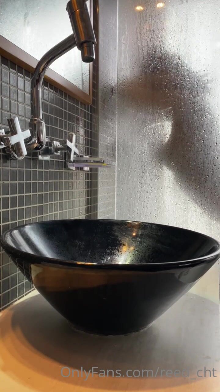 Reed_cht In The Shower