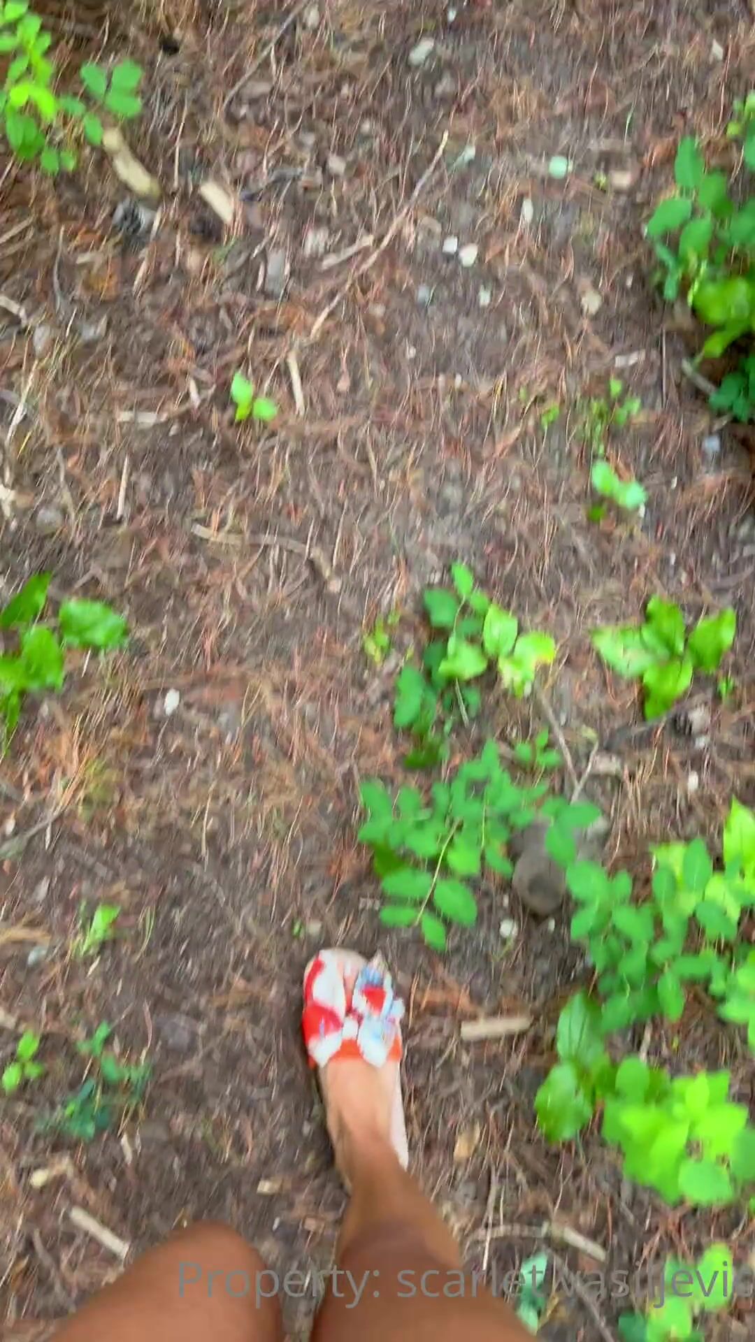 Scarlet Silva Handjob In Public