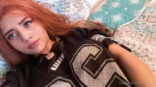 Redhead Nina_mon Masturbates