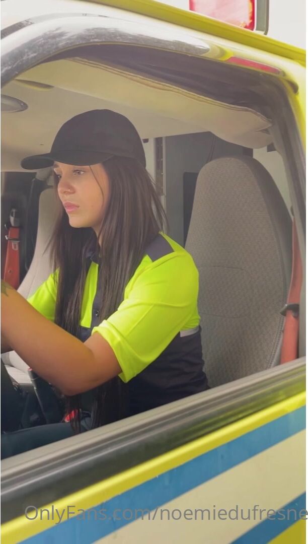 Noemie Dufresne Threesome Sextape with Cum Sharing Facial