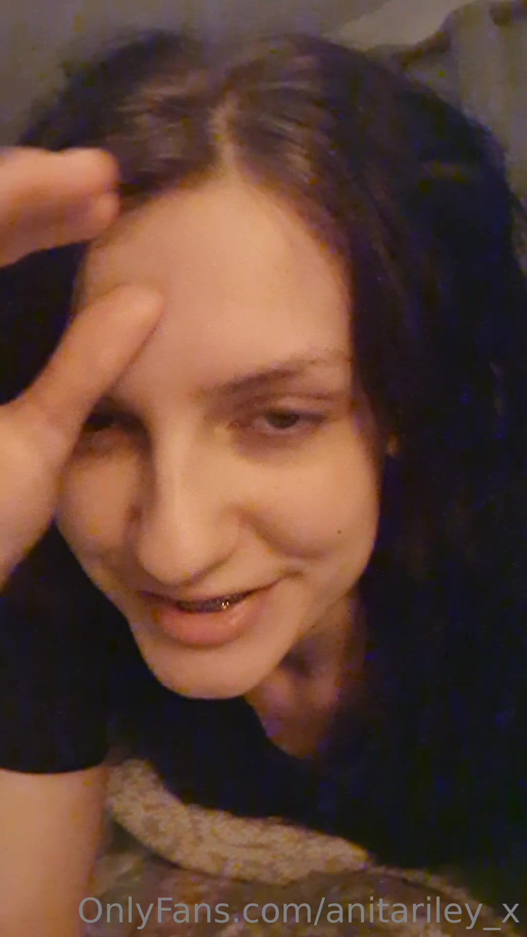 Anitariley_x Flashing Tits And Lingerie On Cam