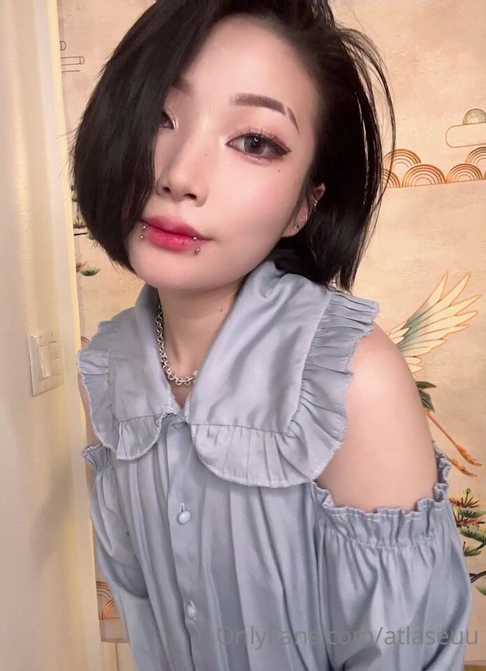 Atlaseuuvip Teasing Nipples With Sex Toy