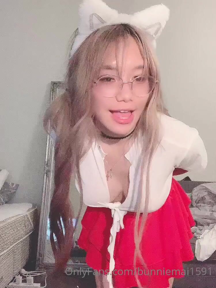 Bunnie Mai Upskirt Teasing