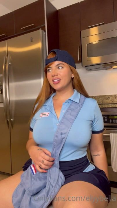 Elylabella Fucks Pussy With Dildo In The Kitchen